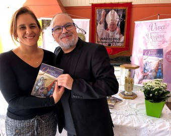 Comunidade São João Paulo II, e Paróquia N. S. do Paraíso, em Jacareí (SP) 
