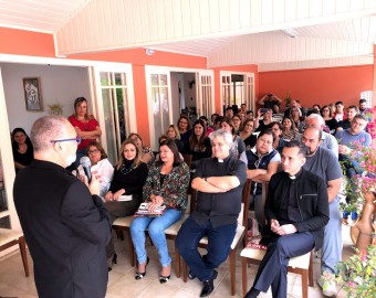 Comunidade São João Paulo II, e Paróquia N. S. do Paraíso, em Jacareí (SP) 