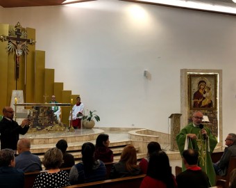 Comunidade São João Paulo II, e Paróquia N. S. do Paraíso, em Jacareí (SP) 