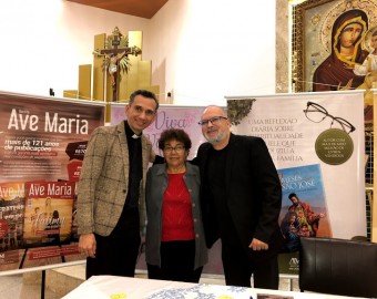 Comunidade São João Paulo II, e Paróquia N. S. do Paraíso, em Jacareí (SP) 