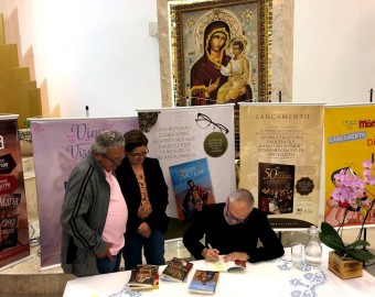 Comunidade São João Paulo II, e Paróquia N. S. do Paraíso, em Jacareí (SP) 