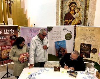 Comunidade São João Paulo II, e Paróquia N. S. do Paraíso, em Jacareí (SP) 