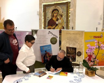 Comunidade São João Paulo II, e Paróquia N. S. do Paraíso, em Jacareí (SP) 
