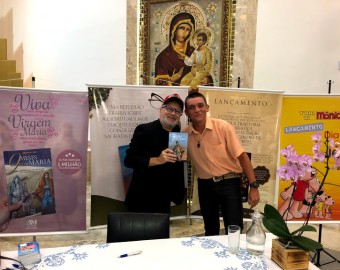 Comunidade São João Paulo II, e Paróquia N. S. do Paraíso, em Jacareí (SP) 