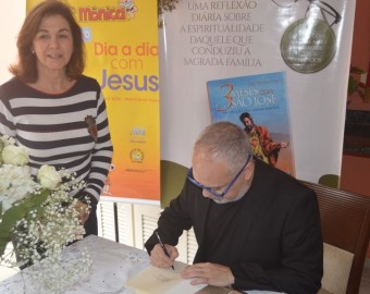 Comunidade São João Paulo II, e Paróquia N. S. do Paraíso, em Jacareí (SP) 