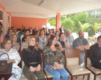 Comunidade São João Paulo II, e Paróquia N. S. do Paraíso, em Jacareí (SP) 