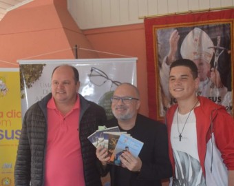 Comunidade São João Paulo II, e Paróquia N. S. do Paraíso, em Jacareí (SP) 
