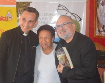 Comunidade São João Paulo II, e Paróquia N. S. do Paraíso, em Jacareí (SP) 