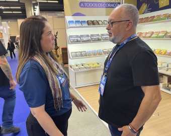 Sessão de autógrafos na ExpoCatólica 2023
