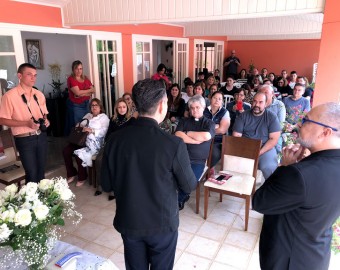 Comunidade São João Paulo II, e Paróquia N. S. do Paraíso, em Jacareí (SP) 