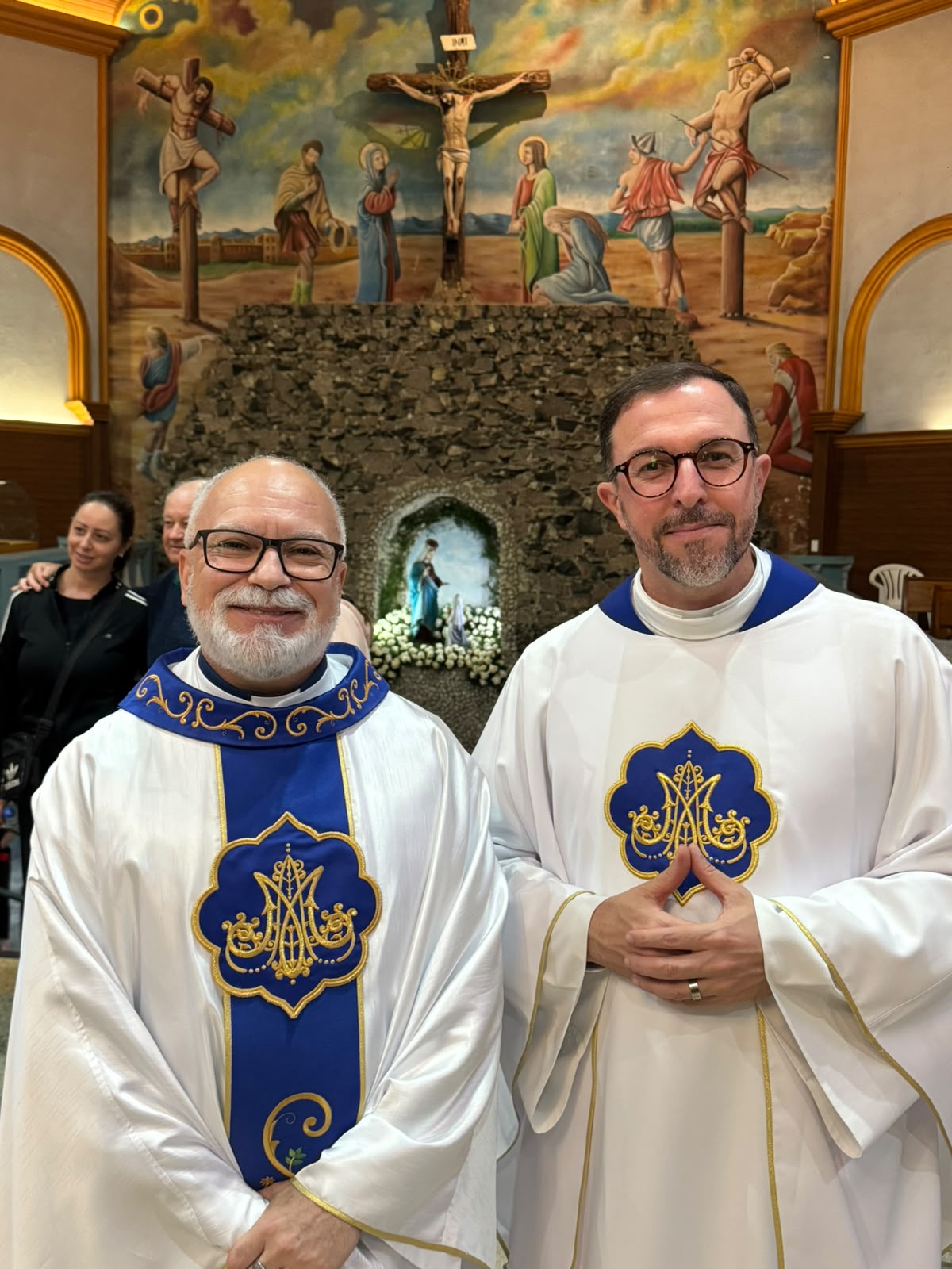 Santa Missa e Sessão de Autógrafos no Santuário Nossa Senhora do Cravaggio em Nova Veneza-SC