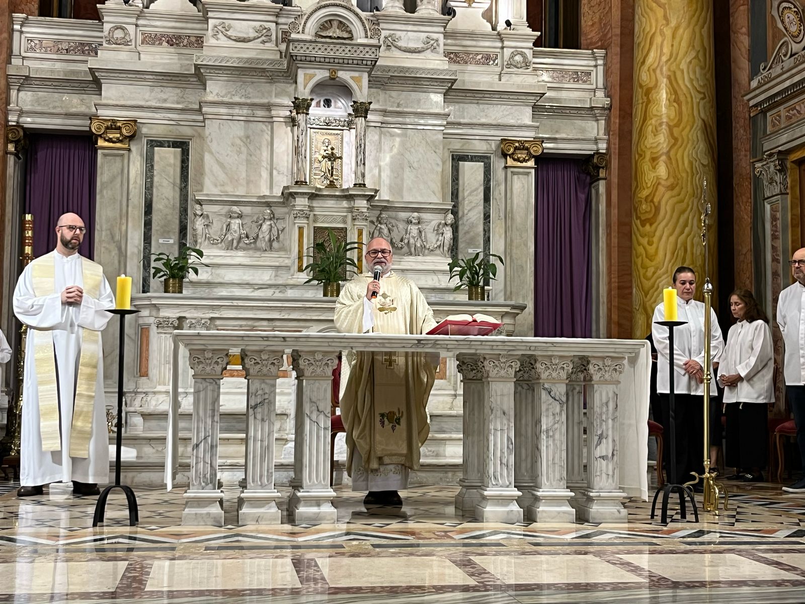 Missa de Abertura da Novena 9 meses com Maria 